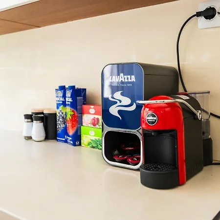 Cozy One-bedroom Near Center *