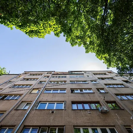 Apartman Cozy One-bedroom Near Center