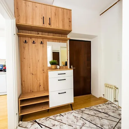 Cozy One-bedroom Near Center * سراييفو