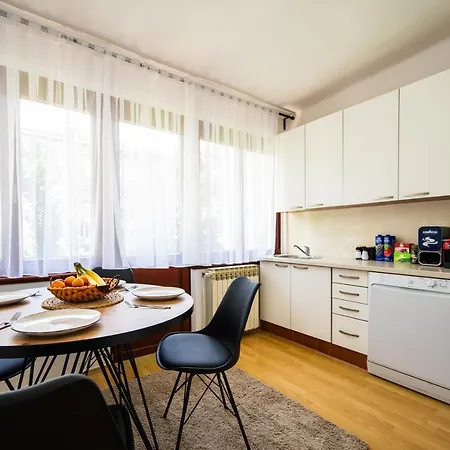 아파트 Cozy One-bedroom Near Center 사라예보