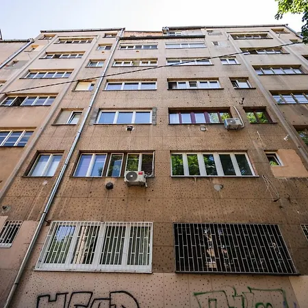 Cozy One-bedroom Near Center * سراييفو