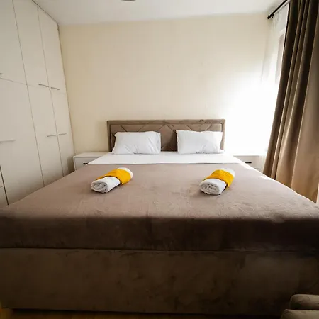 Cozy One-bedroom Near Center