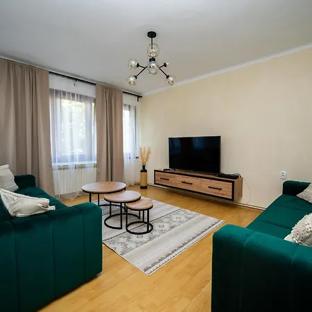 Apartment Cozy One-bedroom Near Center