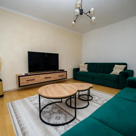 Cozy One-bedroom Near Center