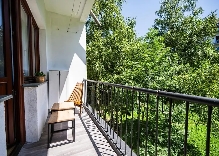 Cozy One-bedroom Near Center شقة *