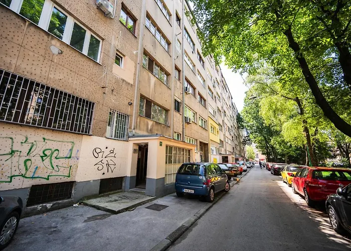 شقة Cozy One-bedroom Near Center