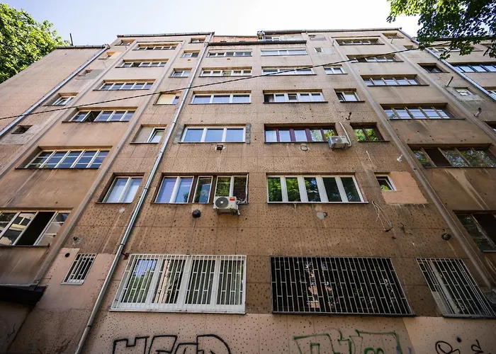 Cozy One-bedroom Near Center * سراييفو