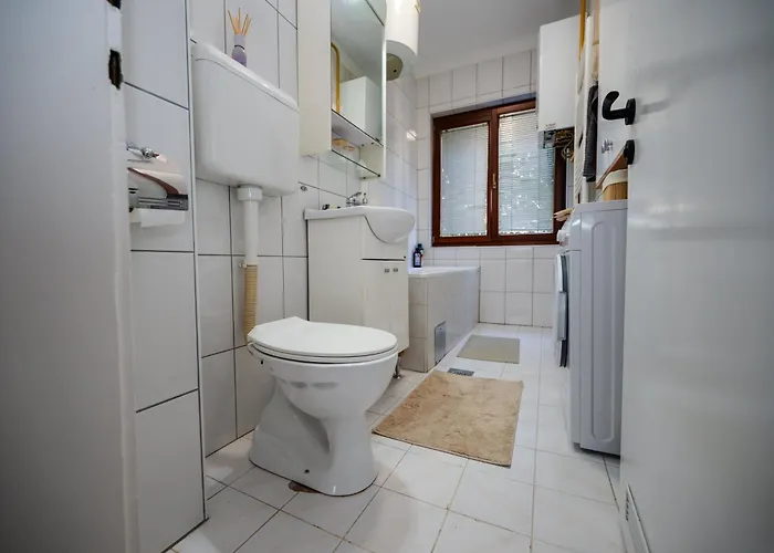 Cozy One-bedroom Near Center * سراييفو